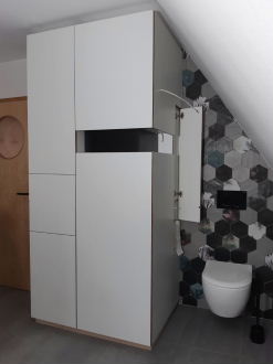Badschrank